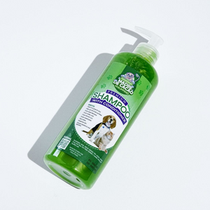 Madre De Cacao PH Pet Shampoo with Conditioner Plus Herb Spray Bundle